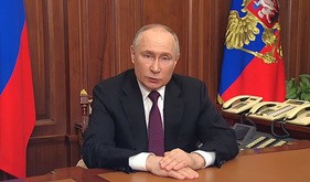 大統領選の勝利後、国民に演説するプーチン氏（在日ロシア大使館公式ＳＮＳから）