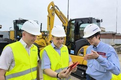 現地建設企業への説明の様子（ソリトンシステムズ提供）