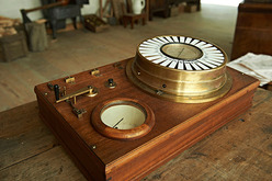 シーメンスの歴史は電磁式指針電信機の発明から始まった（同社提供）
