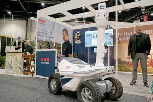 セキュリタスの監視用ロボット（榊原大騎撮影）