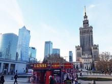 成長著しいポーランドのワルシャワ。右の建物は文化科学宮殿（筆者撮影）